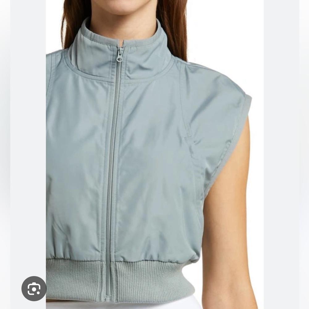 Alo Yoga In Motion Cropped Vest